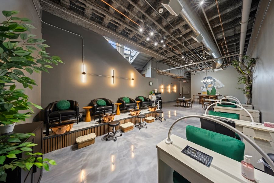 Head Case Hair Studio & Spa KC, Kansas City, MO